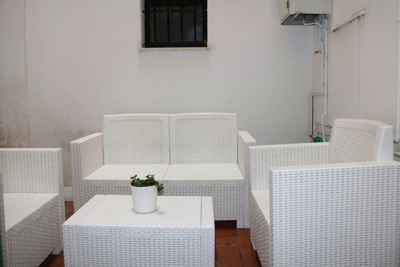 Apartamentos Rg Triana, Calle Castilla Con Patio Sevilla Buitenkant foto