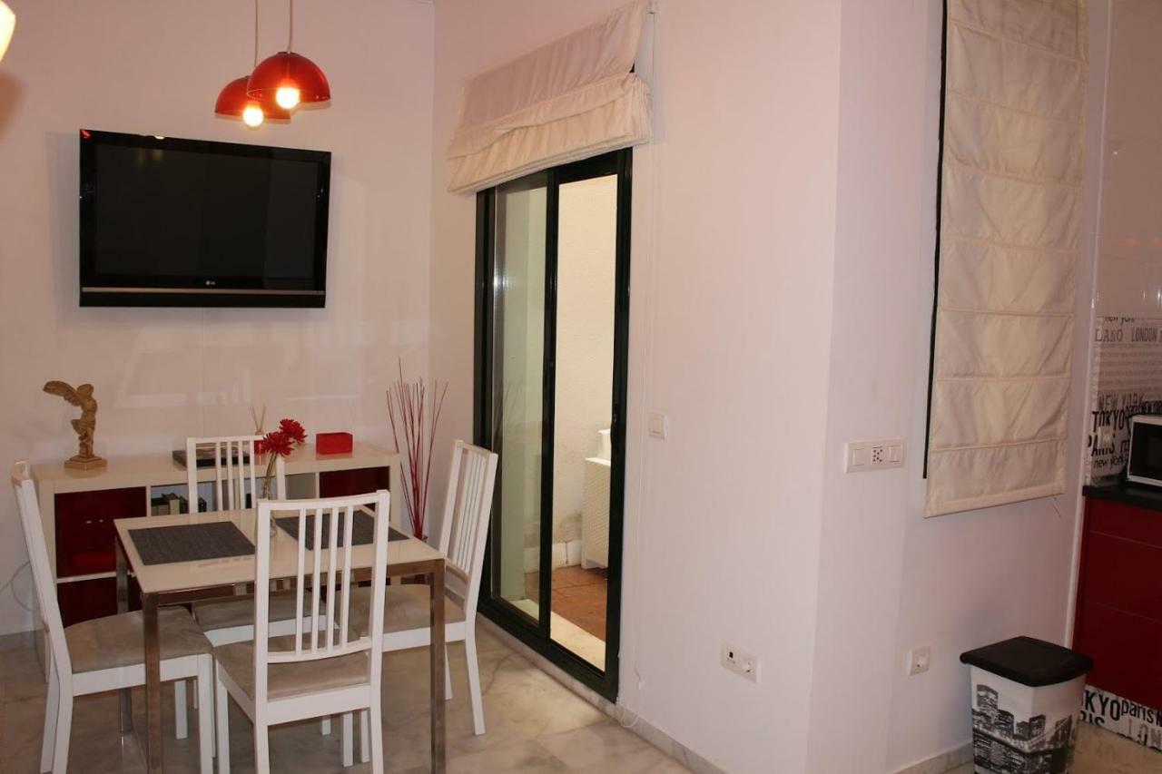 Apartamentos Rg Triana, Calle Castilla Con Patio Sevilla Buitenkant foto